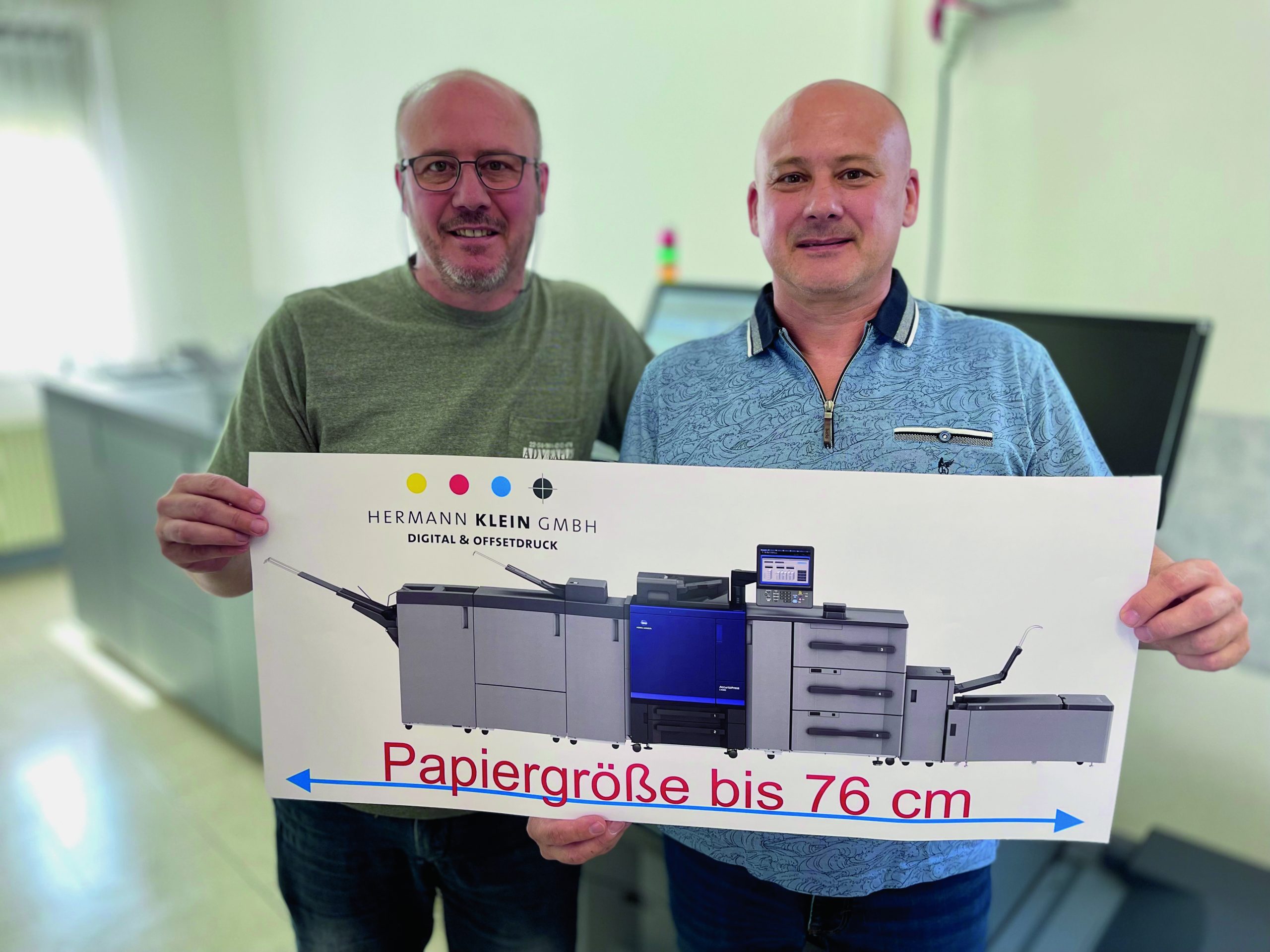 Stolz auf die neue Anschaffung: Andreas und Markus Klein