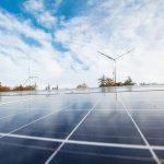 Die Stromnetze bei einer stetig steigenden Anzahl einspeisender Windkraft- und Photovoltaikanlagen stabil zu halten, gehört zu den wichtigsten Aufgaben eines Verteilnetzbetreibers. Foto: e-netz Südhessen