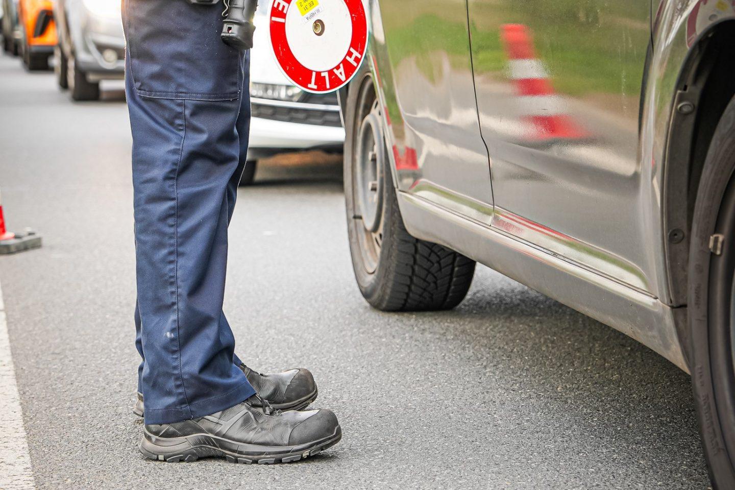 Kontrolle eines Fahrzeuges. Foto: Polizei Griesheim/ots