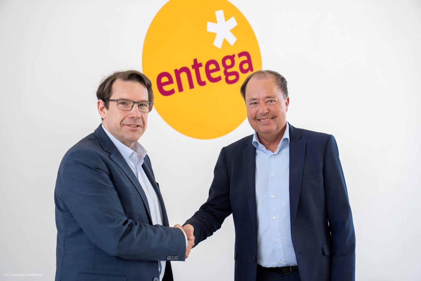 ENTEGA Aufsichtsratsvorsitzender und Oberbürgermeister der Wissenschaftsstadt Darmstadt Hanno Benz und Thomas Schmidt, der ab 01.01.2026 neuer ENTEGA Vorstandsvorsitzender wird (v.l.n.r). Foto: Entega