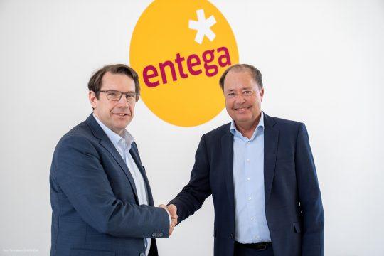 ENTEGA Aufsichtsratsvorsitzender und Oberbürgermeister der Wissenschaftsstadt Darmstadt Hanno Benz und Thomas Schmidt, der ab 01.01.2026 neuer ENTEGA Vorstandsvorsitzender wird (v.l.n.r). Foto: Entega