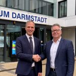 Prof. Dr. Philip Wenzel mit Geschäftsführer Dr. Jörg Noetzel. Foto: Klinikum Darmstadt