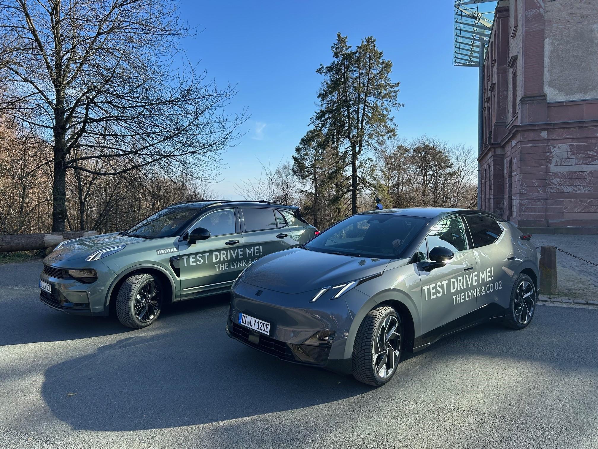 Vergleichstest: Lynk & Co 01 PHEV vs. Lynk & Co 02 EV – Welches Konzept überzeugt mehr?