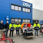 Von links nach rechts: Marc Lehrmann, Sören Schreck (beide DSV), Karl-Heinz Ziebart, Alfred Schröder, Rolf Lohmar (alle Projektgruppe Rikschatouren der Weiterstädter Ehrenamtsagentur). Foto: Pressestelle Weiterstadt