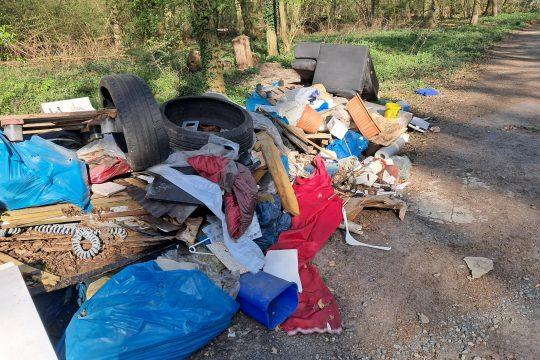 Müll am Storckebrünnchen. Foto: Stadt Weiterstadt