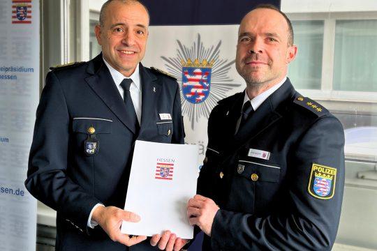 Florian Steinkopf übernimmt die Leitung der Polizeipräsident Björn Gutzeit führte den neuen Leiter der Polizeidirektion Groß-Gerau, Kriminaldirektor Florian Steinkopf, am Dienstag (01.04.) in sein Amt ein. Foto: Polizei Groß-Gerau